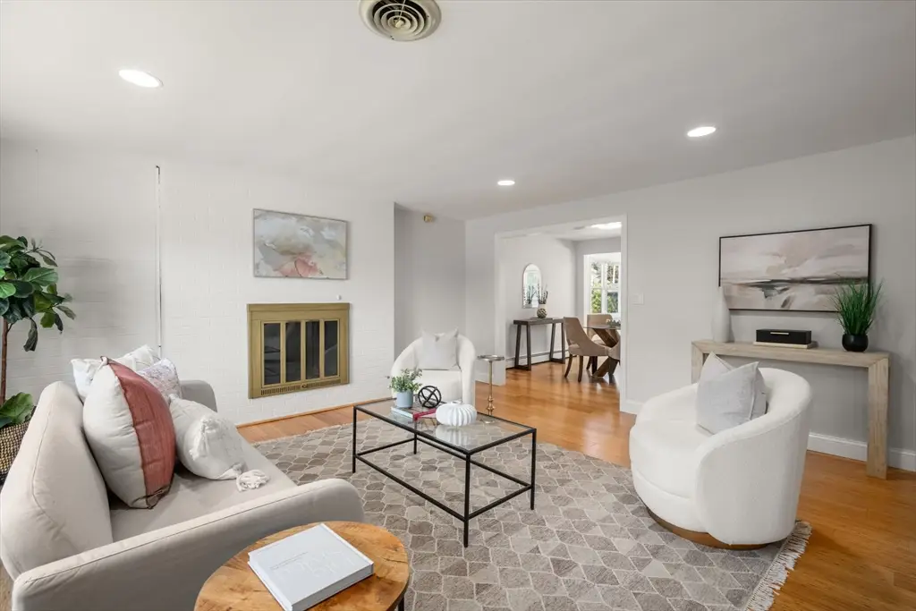62 James St, Newton, MA 02465 - #1