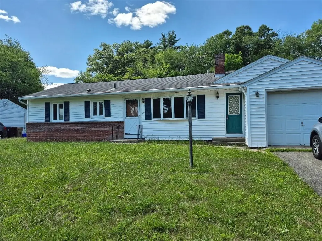 39 Higher St, Ludlow, MA 01056 - #1