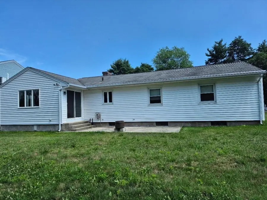 39 Higher St, Ludlow, MA 01056 - #3