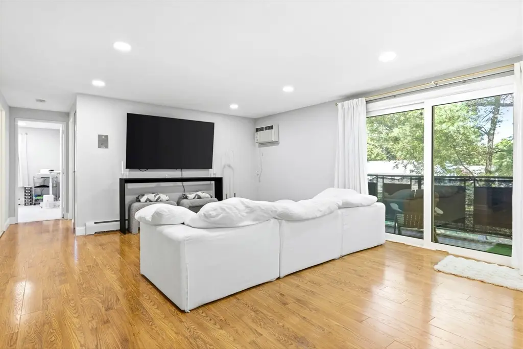 206 Rock St #M7, Norwood, MA 02062 - #1