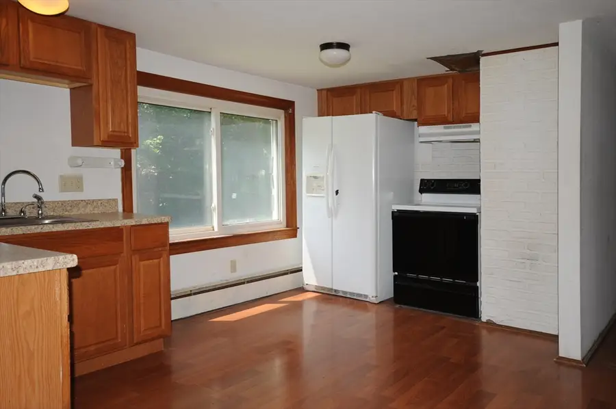 28 Pleasant St, Hanson, MA 02341 - #2