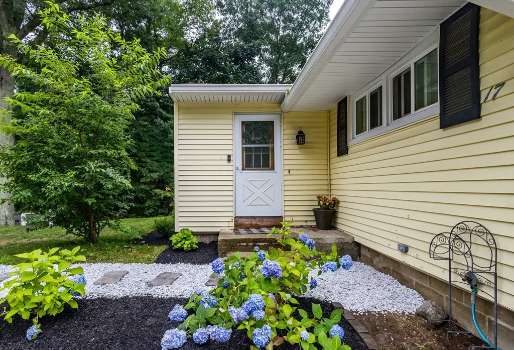 17 Pine St, Bellingham, MA 02019 - #1