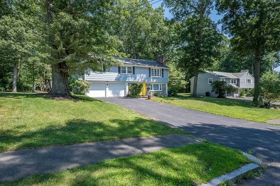 67 Angelica Dr, Framingham, MA 01701 - #2
