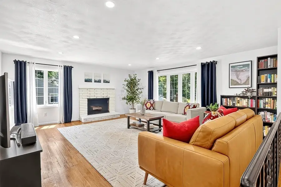 67 Angelica Dr, Framingham, MA 01701 - #3