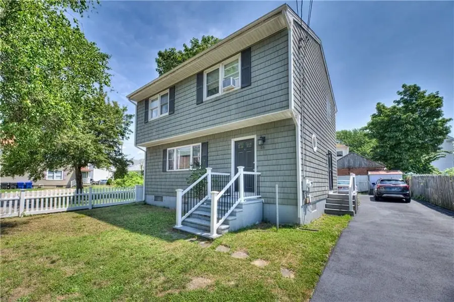 16 Arlington Ave, Warren, RI 02885 - #2