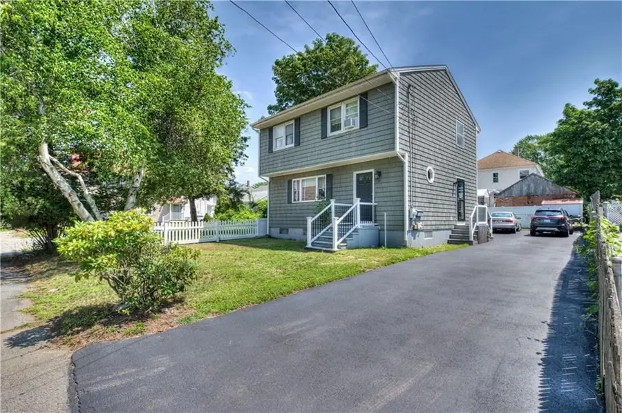 16 Arlington Ave, Warren, RI 02885 - #3