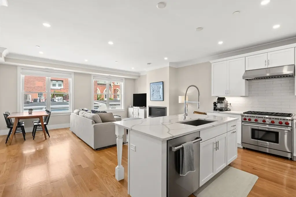 201 W 8th St #3, Boston, MA 02127 - #1