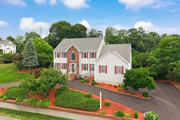 24 Sheridan Ln, Tewksbury, MA 01876
