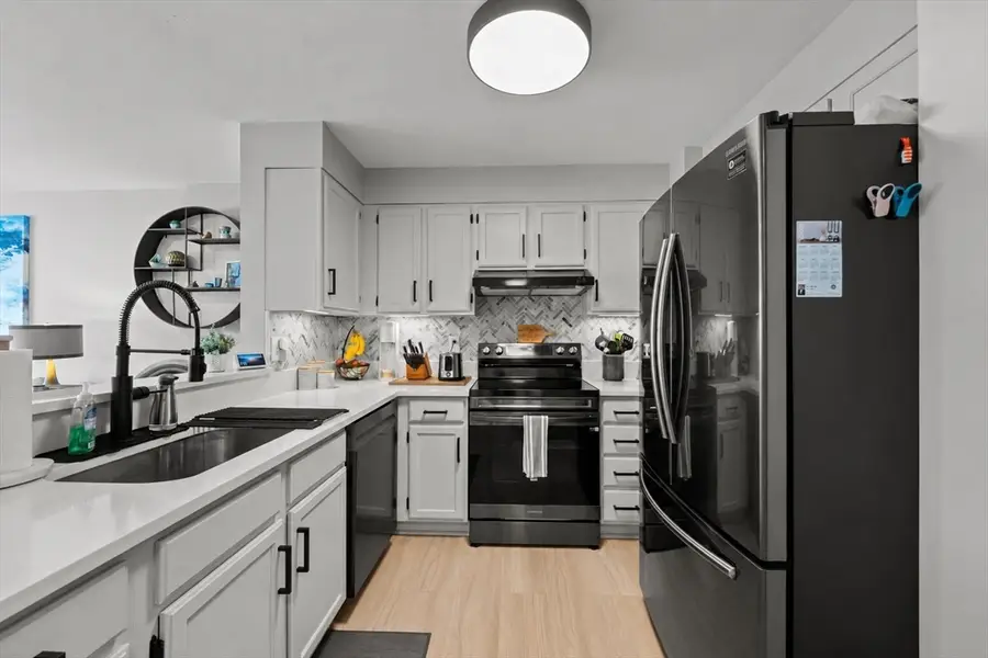 30 Chelsea St #501, Everett, MA 02149 - #3