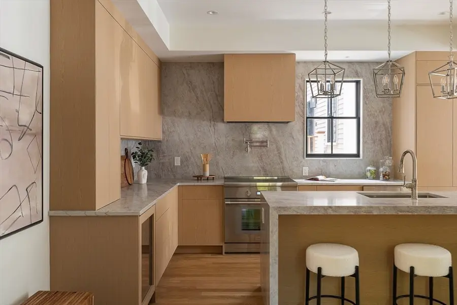 11 Mt. Auburn Street #11, Cambridge, MA 02138 - #3