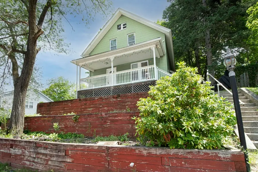 7 Clarence St, Worcester, MA 01610 - #2
