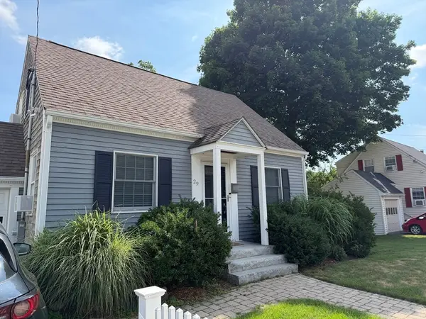 29 Pilgrim Road, Weymouth, MA 02191