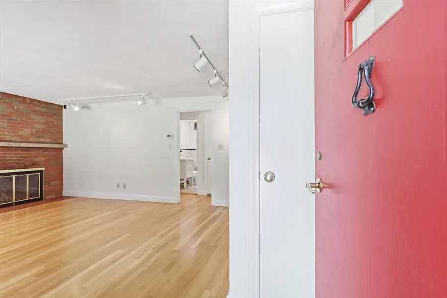 5 Hayden Ln, Bedford, MA 01730 - #2
