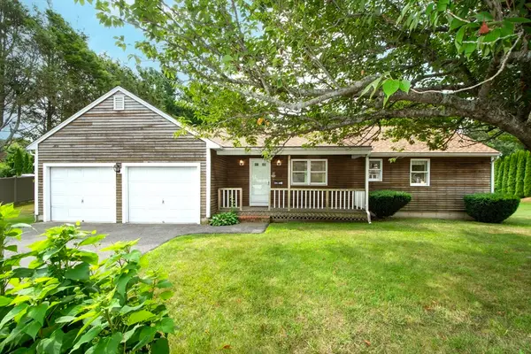 80 Cherry St, Plymouth, MA 02360