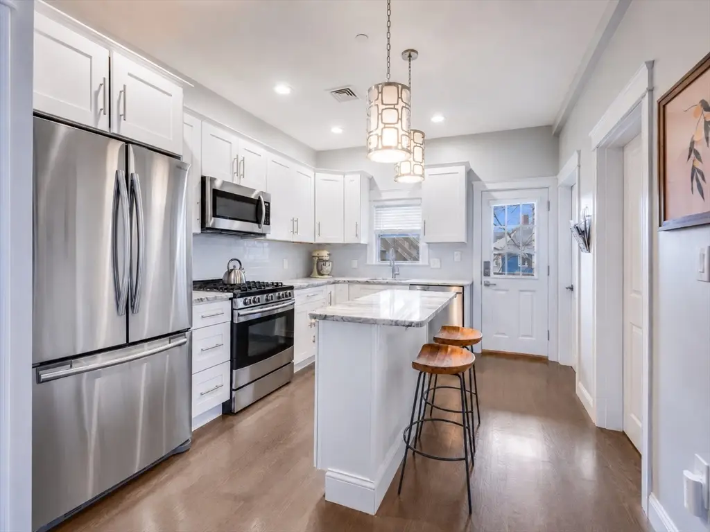 21 Whitney Ave #2R, Beverly, MA 01915 - #1