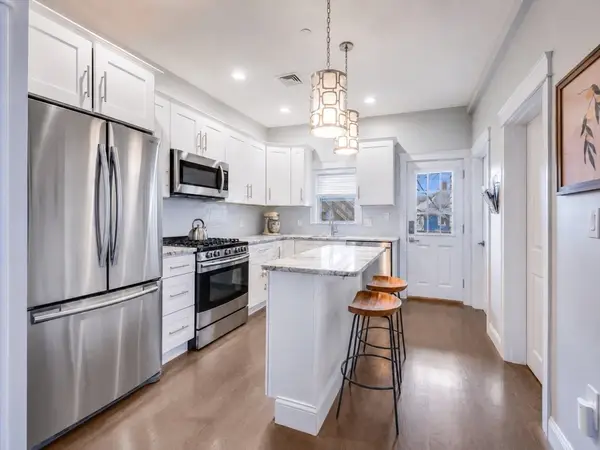 21 Whitney Ave #2R, Beverly, MA 01915