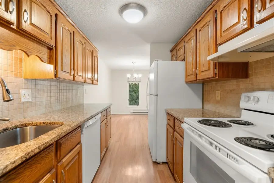 220 Bedford #5H, Bridgewater, MA 02324 - #3