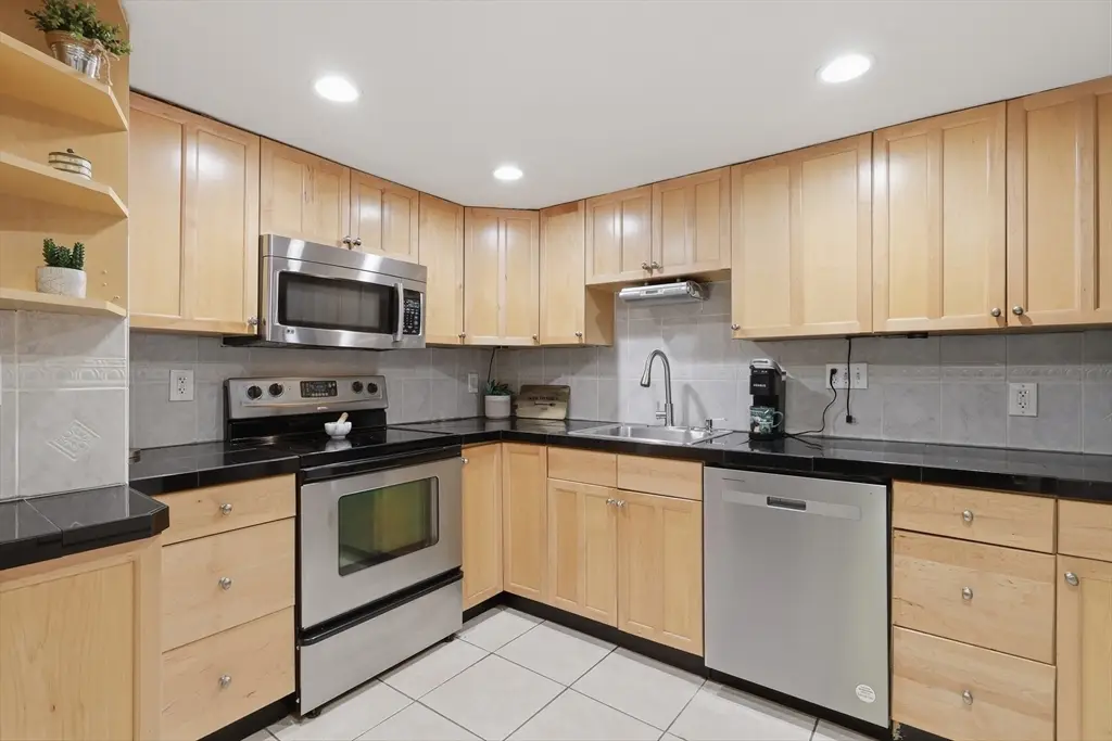 10 Hazelwood Ave #2, Dracut, MA 01826 - #1
