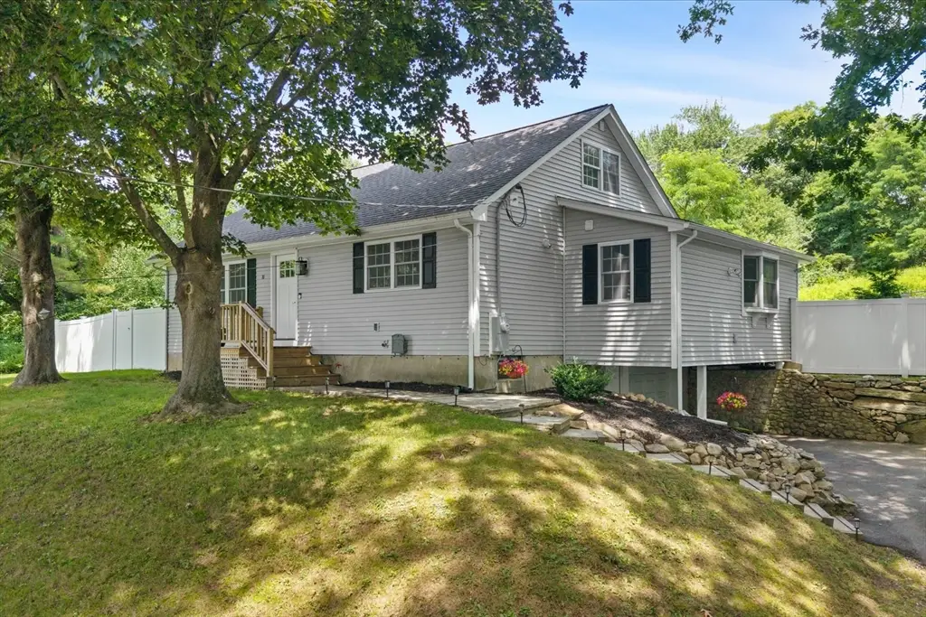11 Mendon Road, Northbridge, MA 01534 - #1