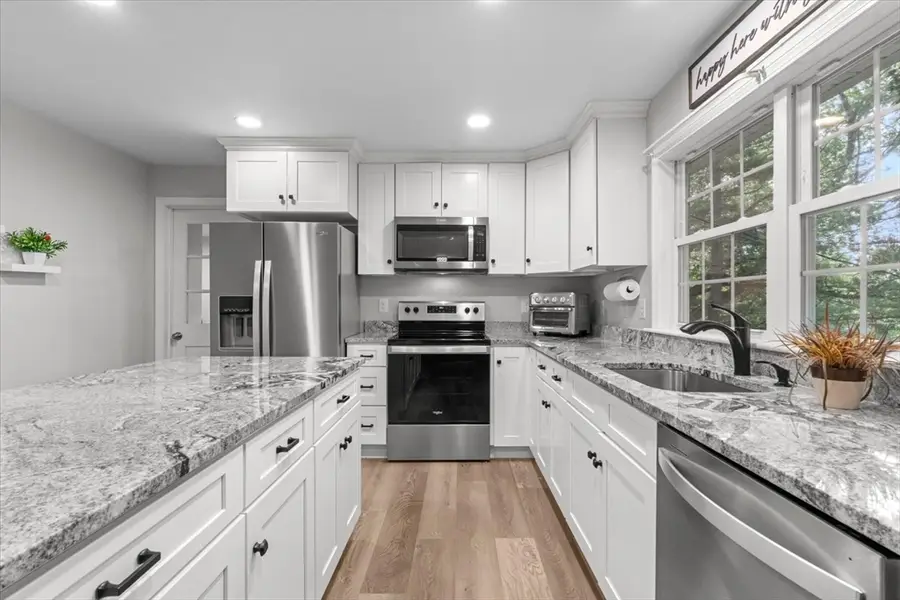 11 Mendon Road, Northbridge, MA 01534 - #3