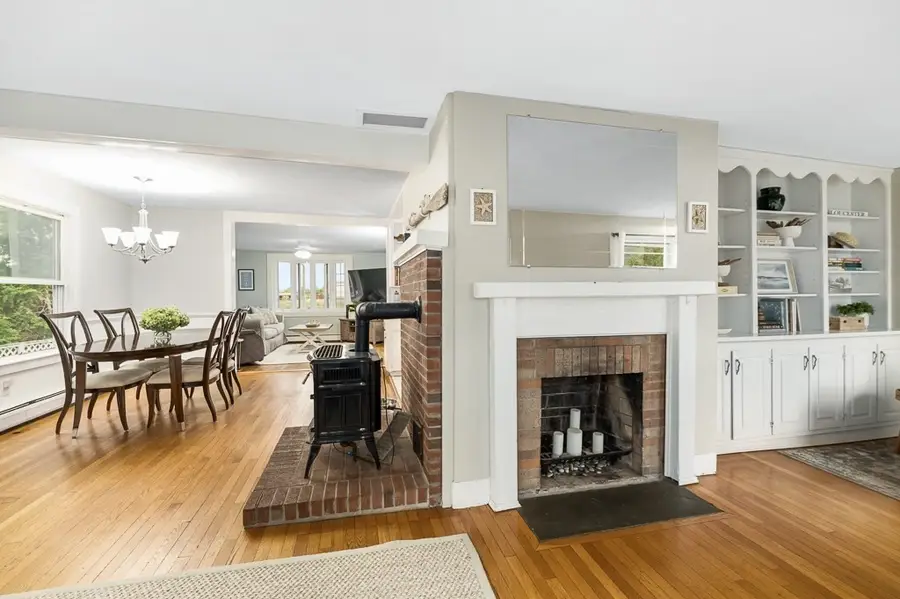 17 Hartz St, Gloucester, MA 01930 - #2