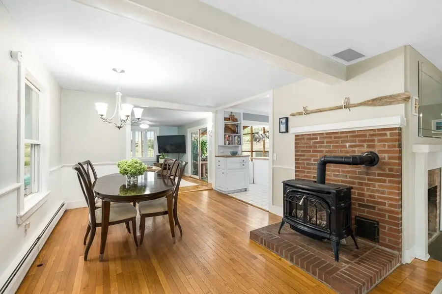 17 Hartz St, Gloucester, MA 01930 - #3
