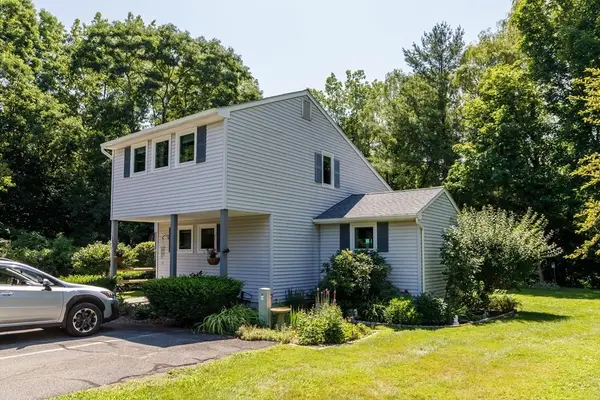 132 Briar Way #132, Greenfield, MA 01301