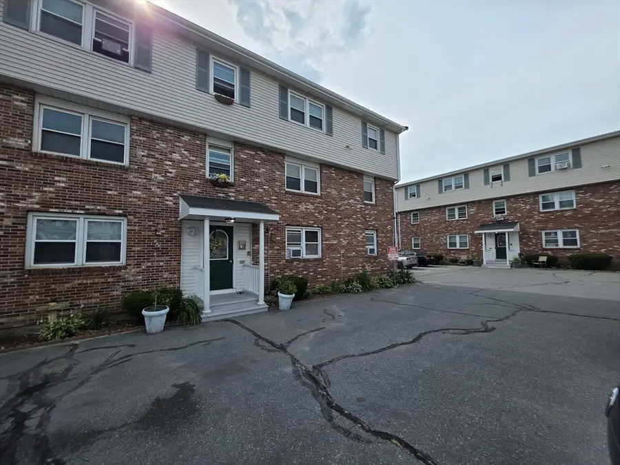 1040 Cove Road Unit 4 #4, New Bedford, MA 02744 - #2