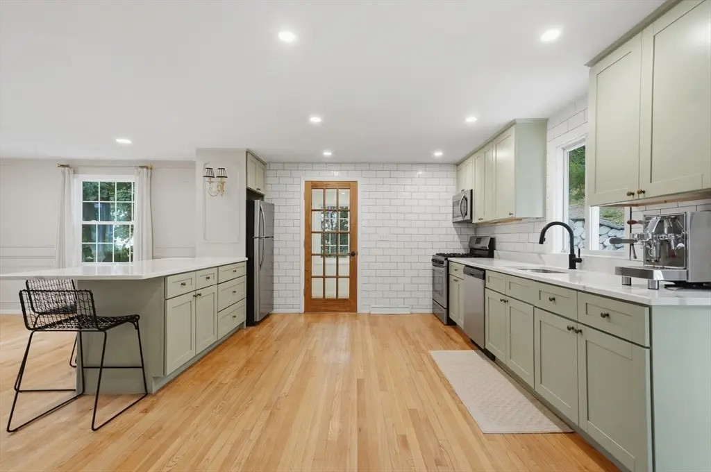 334 Rogers St, Lowell, MA 01852 - #1
