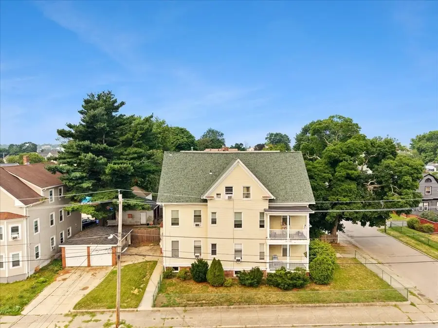 85 Maynard St, Pawtucket, RI 02860 - #3