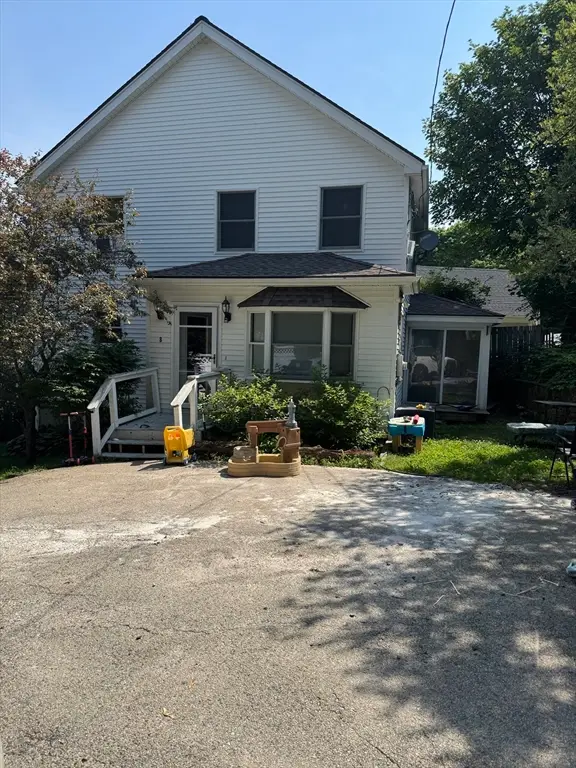 8 Windsor Ln, Gloucester, MA 01930