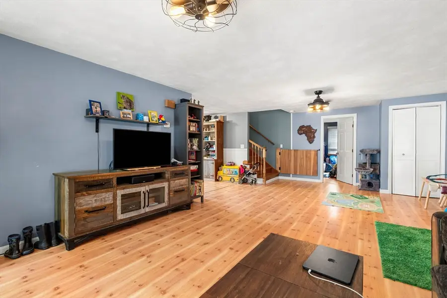 8 Windsor Ln, Gloucester, MA 01930 - #2