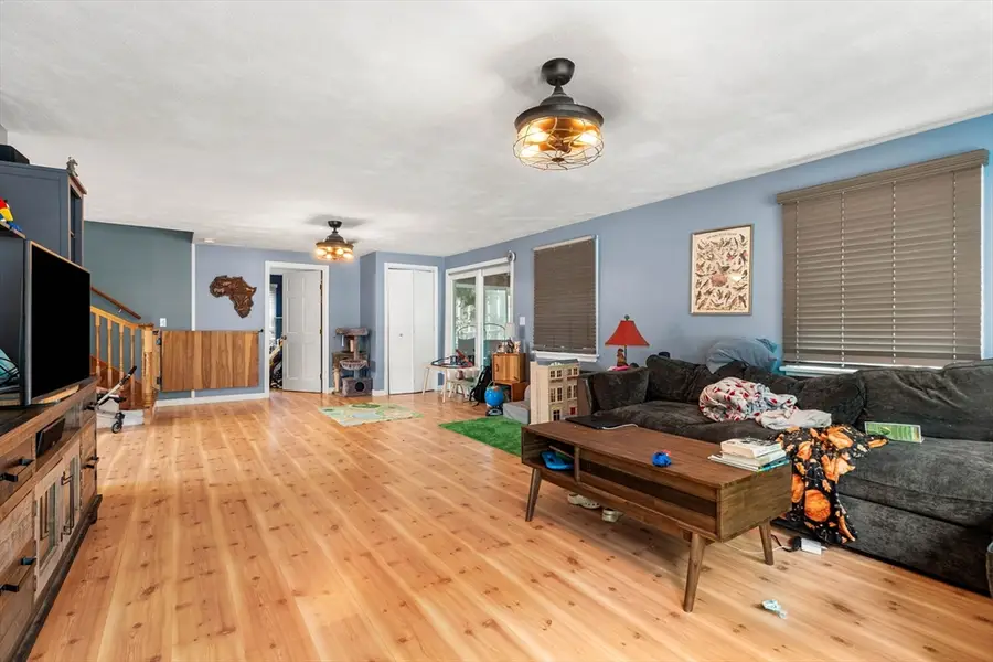 8 Windsor Ln, Gloucester, MA 01930 - #3