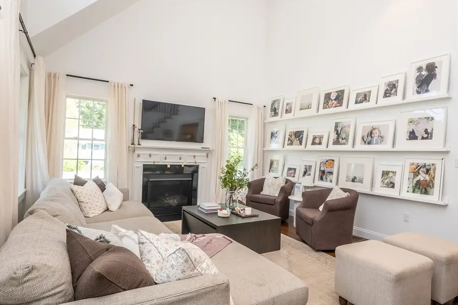 1 Debrah Ln, Millis, MA 02054 - #3
