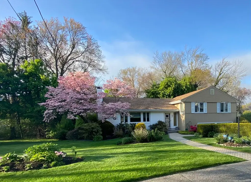 83 Bound Brook Rd, Newton, MA 02461 - #1