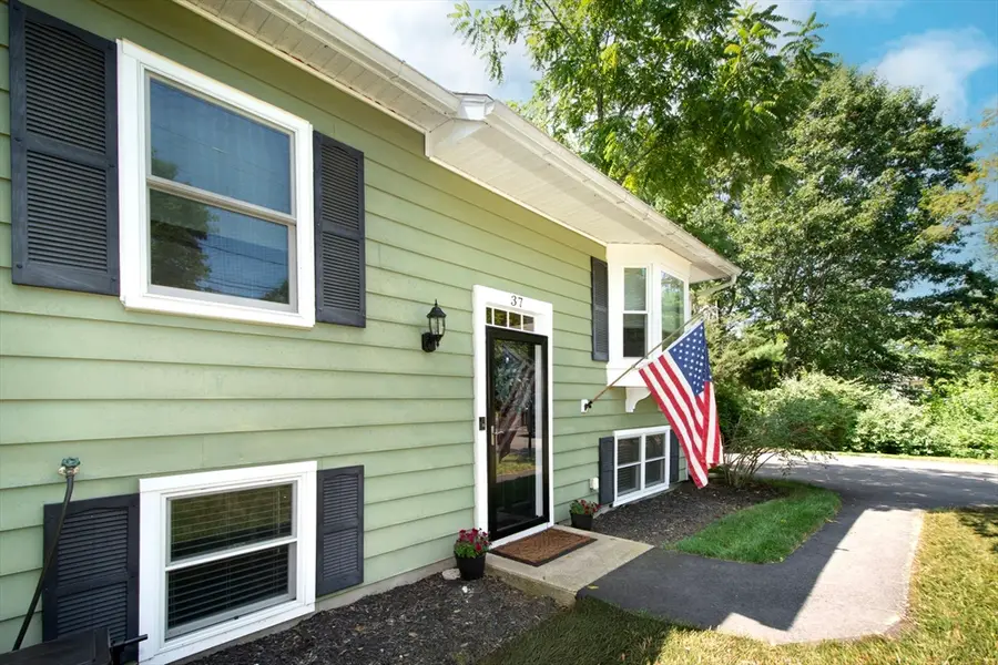 37 Pleasant Street, Pembroke, MA 02359 - #2