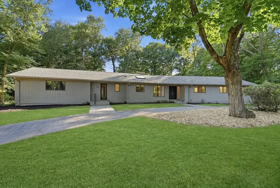 20 Longfellow Rd, Holyoke, MA 01040 - #2