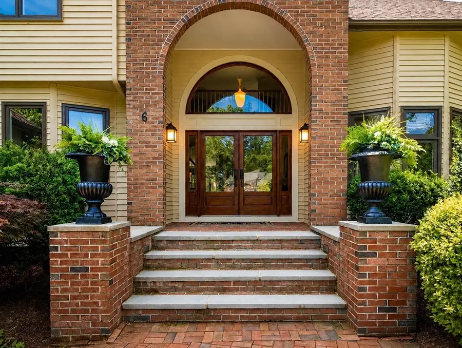 6 Windsor Pl, Mansfield, MA 02048 - #3