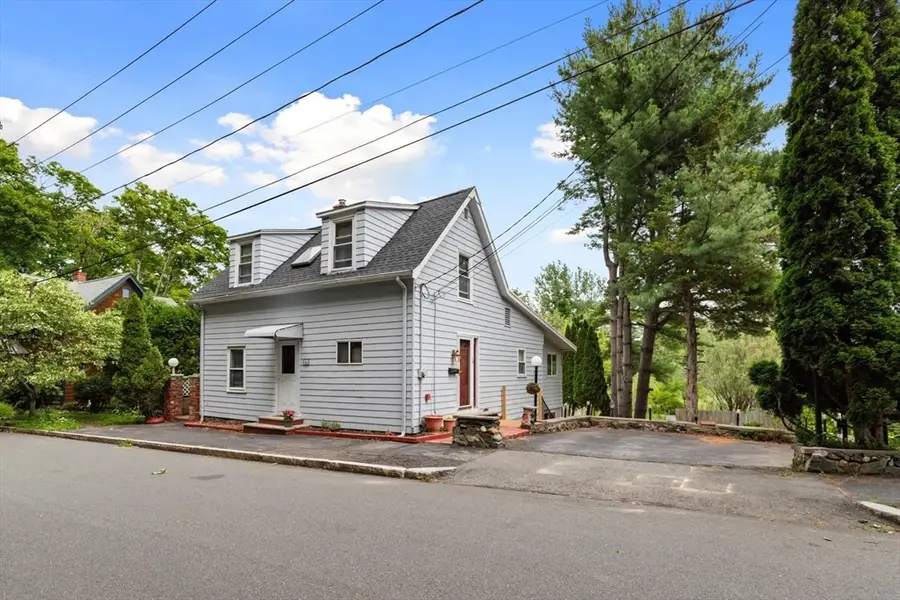48 Valley St, Wakefield, MA 01880 - #2