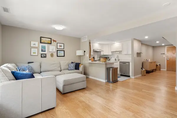 376 Commercial Street #2B, Boston, MA 02109