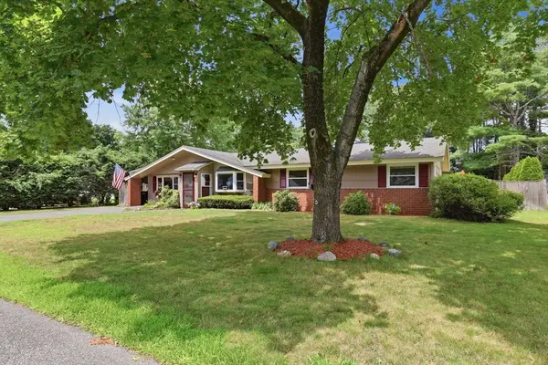 8 Sloane Dr, Framingham, MA 01701