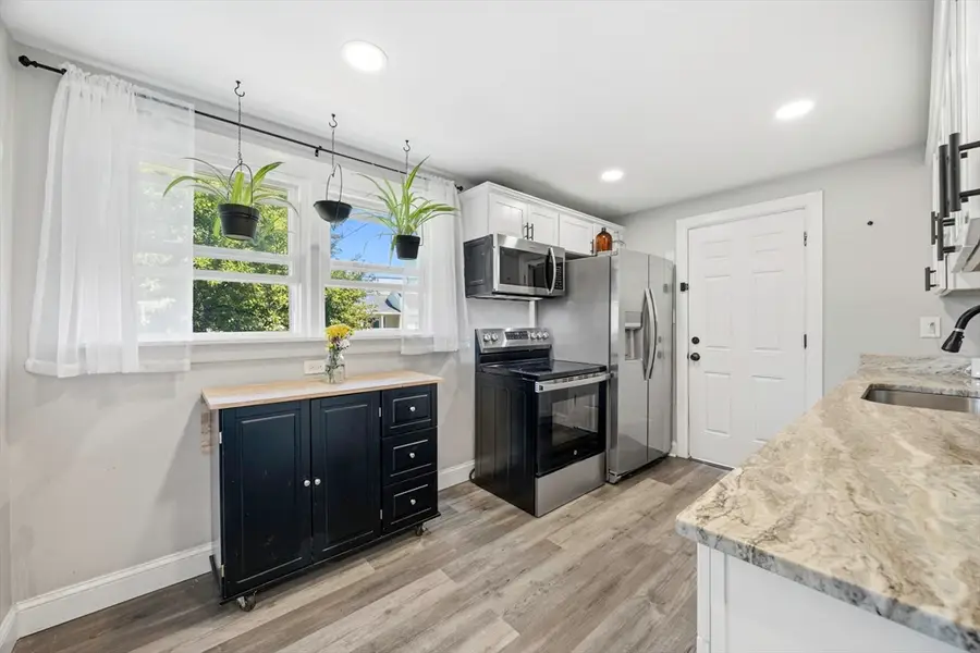 140 Everett St, Easthampton, MA 01027 - #2