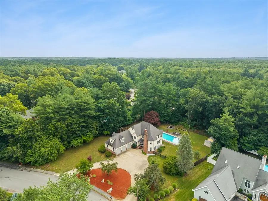 105 Lounsbury Dr, Raynham, MA 02767 - #3