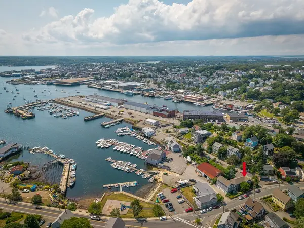 65 E Main St #3, Gloucester, MA 01930