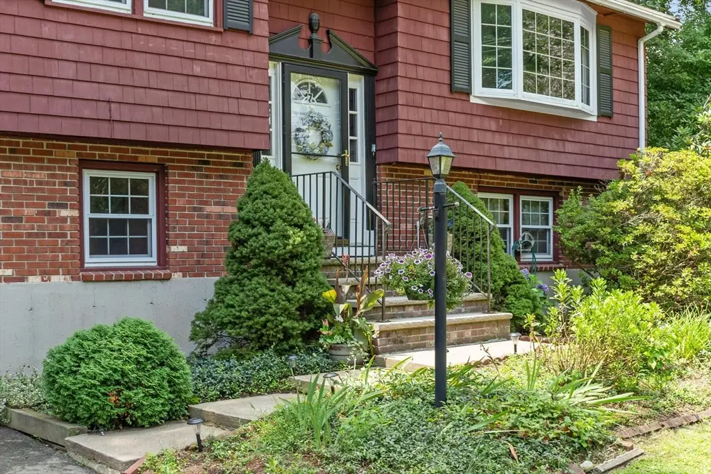 7 Meadowbrook Rd, North Chelmsford, MA 01863 - #1