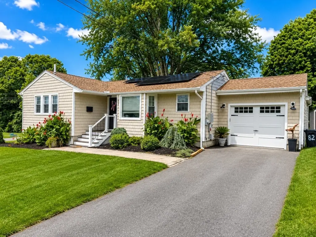 82 Kearns Ave, Tiverton, RI 02878 - #1