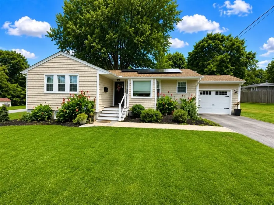 82 Kearns Ave, Tiverton, RI 02878 - #2