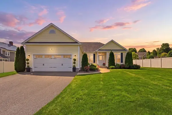 112 Farmington Cir, Agawam, MA 01030