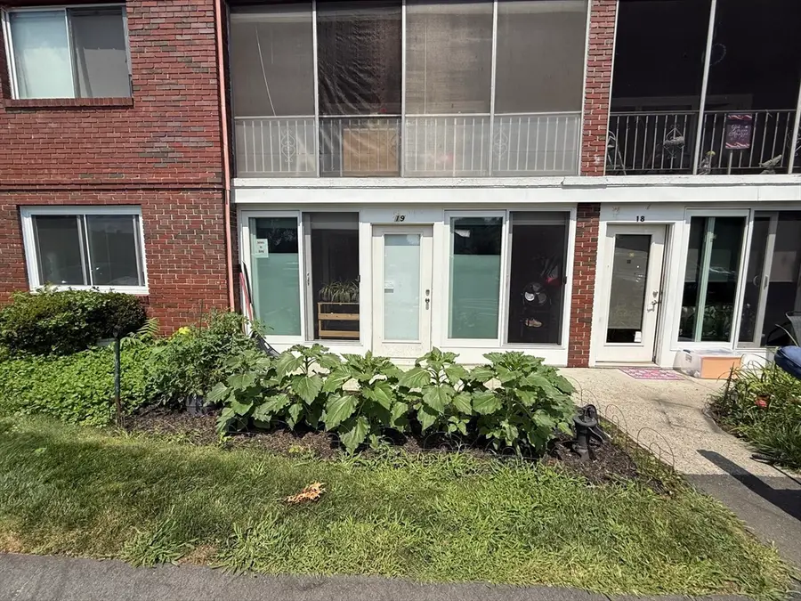 32 Park Ave #19, West Springfield, MA 01089 - #2