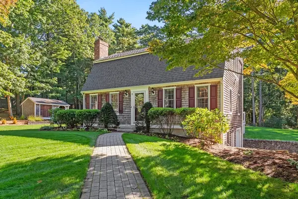 8 Copper Beech Drive, Kingston, MA 02364